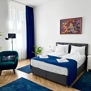 Fullmoon Luxury Szeged